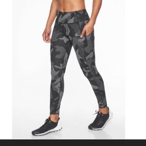 Athleta Camo Contender 7/8 Tights